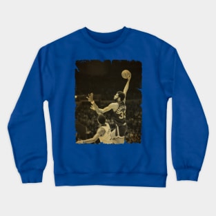 Kareem Abdul Jabbar - Vintage Design Of Basketball Crewneck Sweatshirt